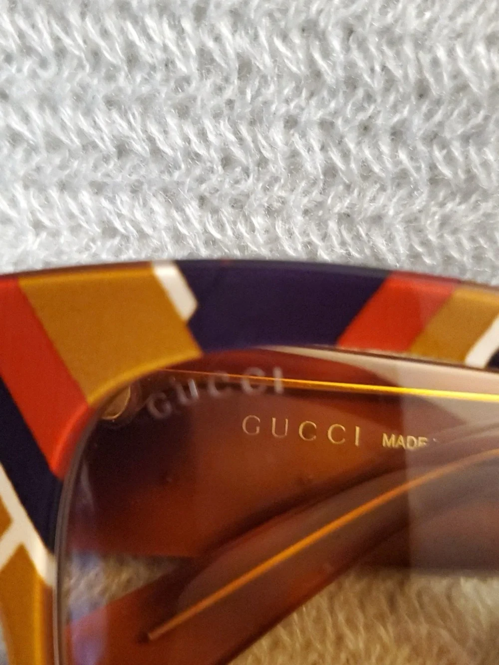 Gucci Women's red tortoise Cat-Eye Sunglasses